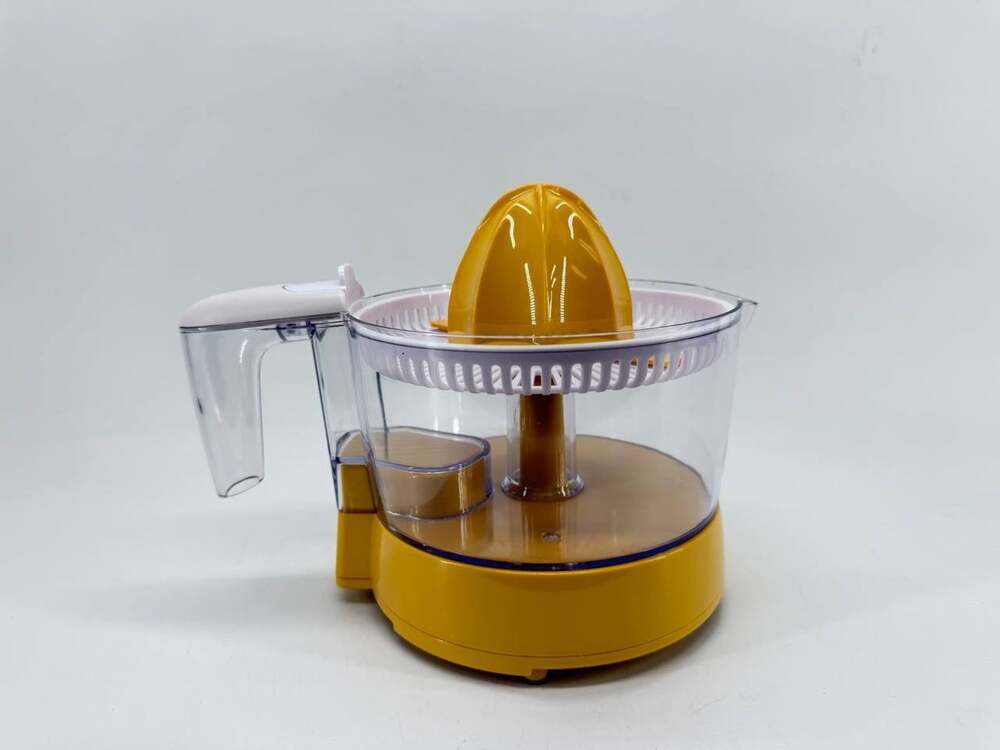 Black & Decker HJ30 Handy Citrus Juicer 28 oz Yellow Electric Open Box 2.10 lb